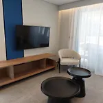 Hesperian Luxury With Private Heated Pools וילה