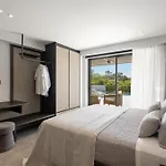 וילה Hesperian Luxury With Private Heated Pools