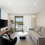 Hesperian Luxury With Private Heated Pools *