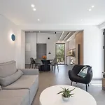 Hesperian Luxury With Private Heated Pools
