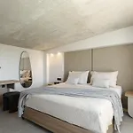 Hesperian Luxury With Private Heated Pools Villa *