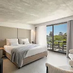 Hesperian Luxury With Private Heated Pools
