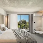 Hesperian Luxury With Private Heated Pools Villa *
