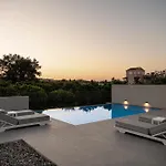 וילה Hesperian Luxury With Private Heated Pools *