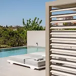 Hesperian Luxury With Private Heated Pools
