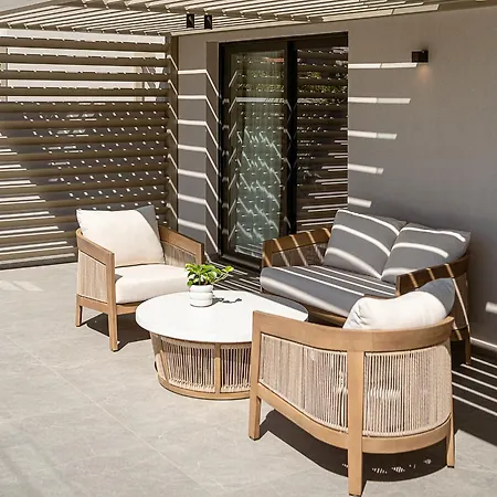 Hesperian Luxury With Private Heated Pools *