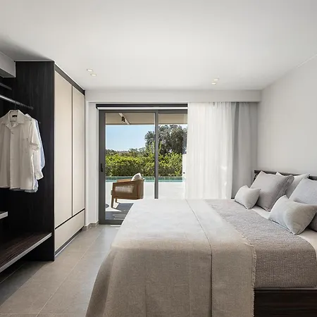 Hesperian Luxury With Private Heated Pools Villa *