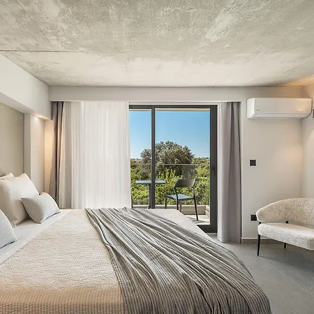 Hesperian Luxury With Private Heated Pools Villa *