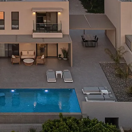 Hesperian Luxury With Private Heated Pools Villa