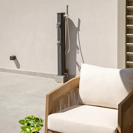 Hesperian Luxury With Private Heated Pools