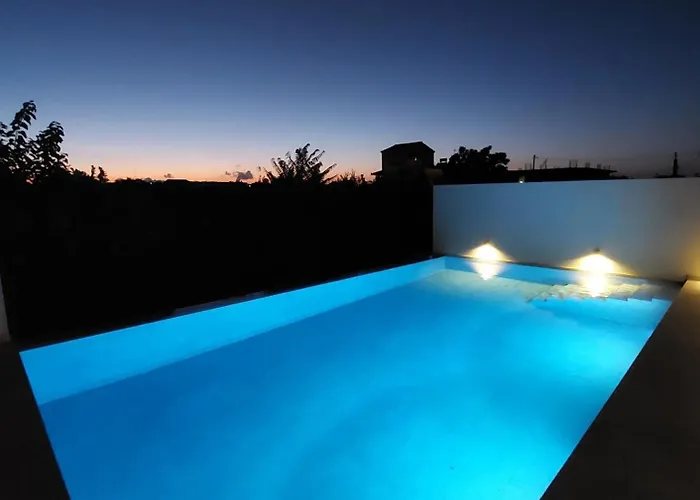 Hesperian Luxury Villa *